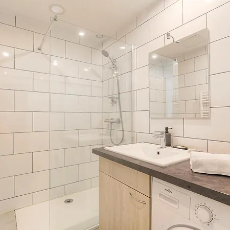 Joli Appartement A Caluire Avec Parking Et Jardin Extérieur photo