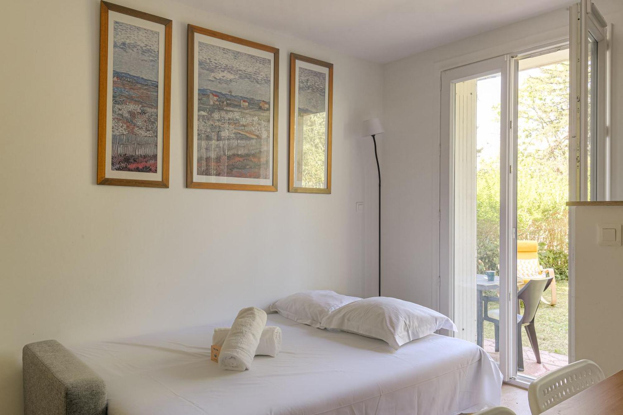 Joli A Avec Parking Et Jardin Appartement